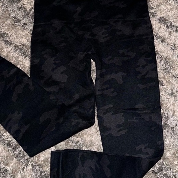 Spanx Leggings - Picture 2 of 5